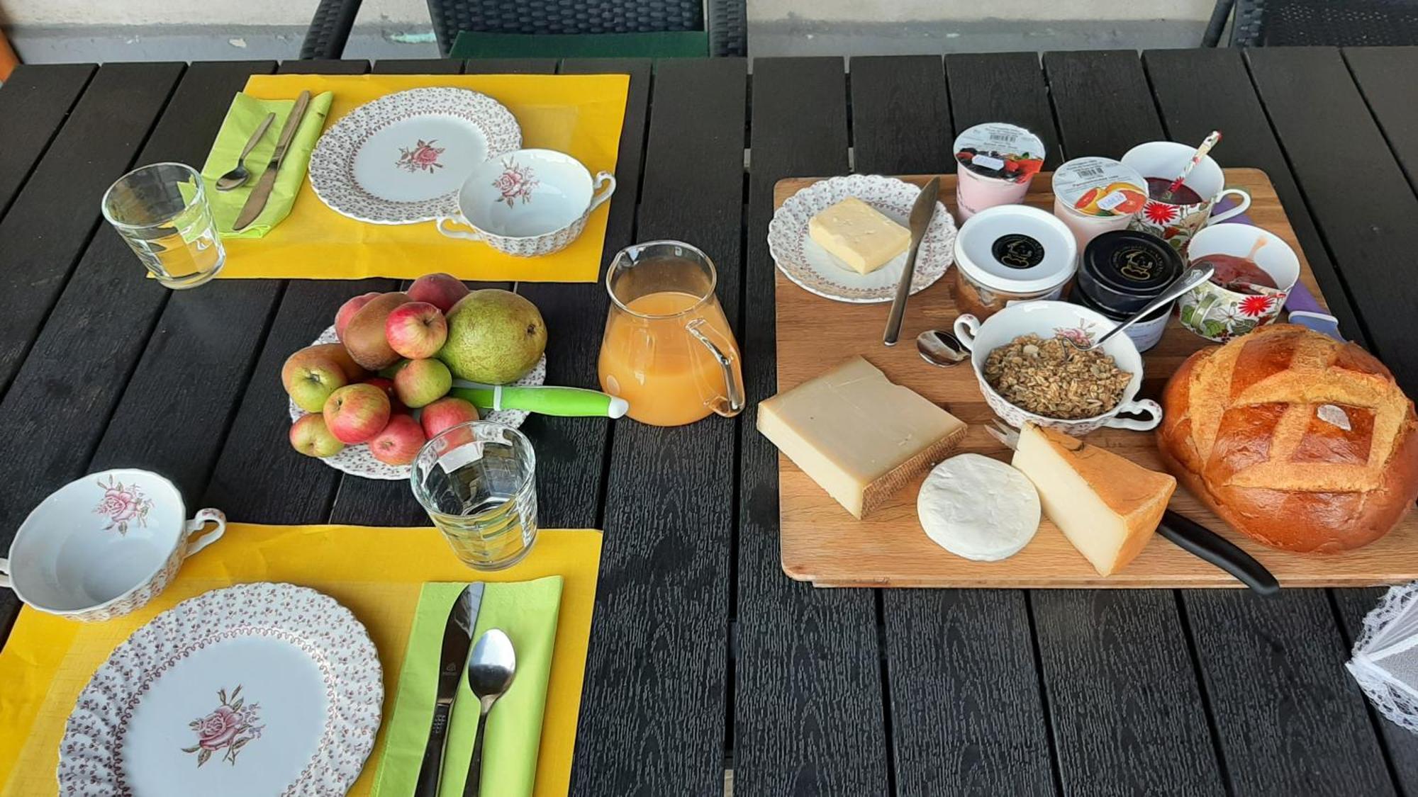 Chez Astrid Bed and Breakfast Treyvaux Eksteriør billede